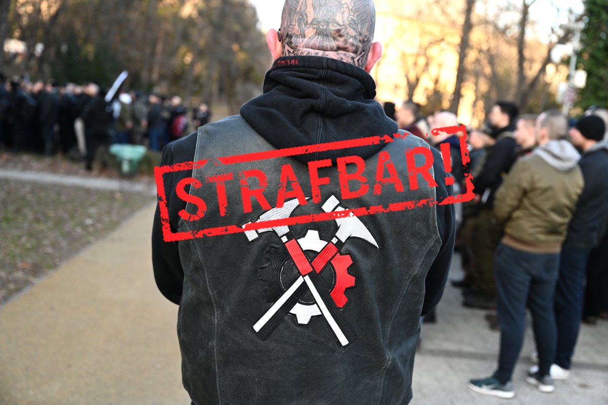 Das BMI verbietet #Hammerskins und #Crew38. Ihr Symbol (gekreuzte Hämmer) wird ebenfalls verboten. Bundesweite Razzien laufen, bisher keine in #Bremen. Wir unterstützen alle, die gegen extrem rechten, rassistischen, antisemitischen und menschenfeindlichen Hass vorgehen.