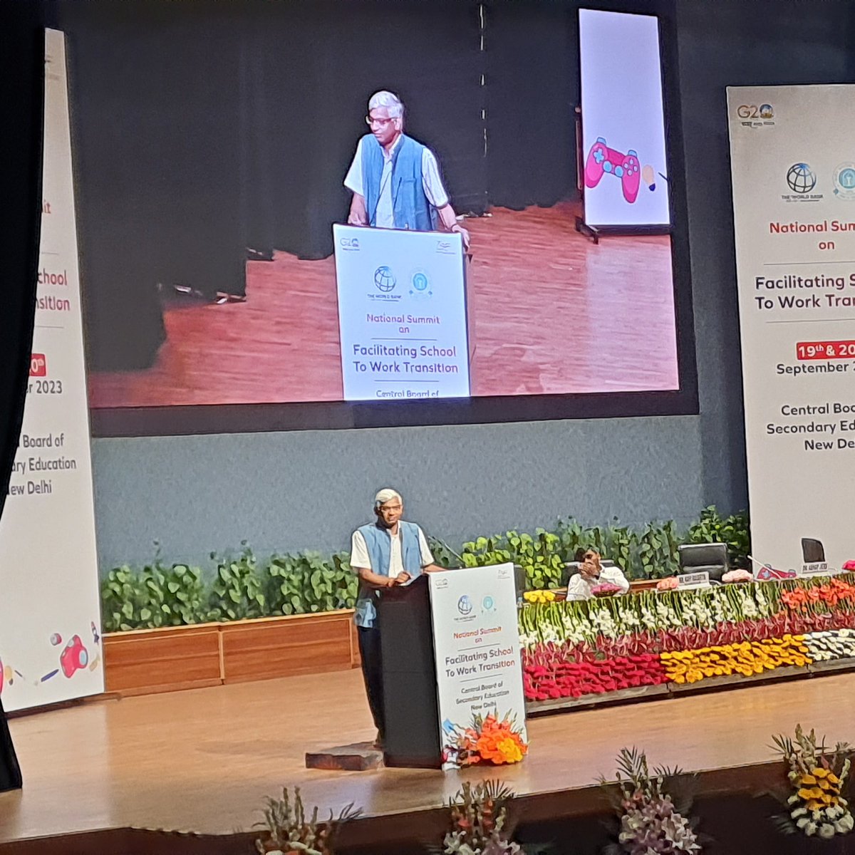 abhayjere's tweet image. The Job landscape is evolving rapidly. #Skillbasedlearning ensures student acquire practical ,
real time knowledge and makes them future ready.
Addressing on "Facilitating School to work transition" at National Summit.
@EduMinOfIndia @AICTE_INDIA @cbseindia29