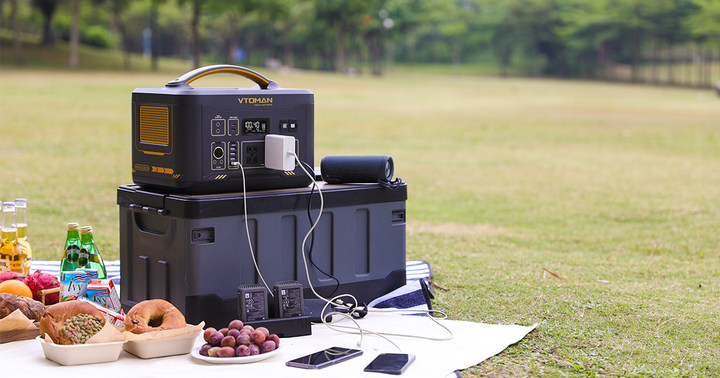 VTOMAN_Official's tweet photo. Unleash the power of nature with #VTOMAN JUMP 1800! Perfect for powering your car fridge, phone, and more on your #camping adventures. 1800W output, expandable to 3096Wh. Now, enjoy your iced drinks and cakes, worry-free! 🏕️🔋📱🍰 #OutdoorLiving #LifeUnplugged #PowerOnTheGo https://t.co/Ob4p5PipkV