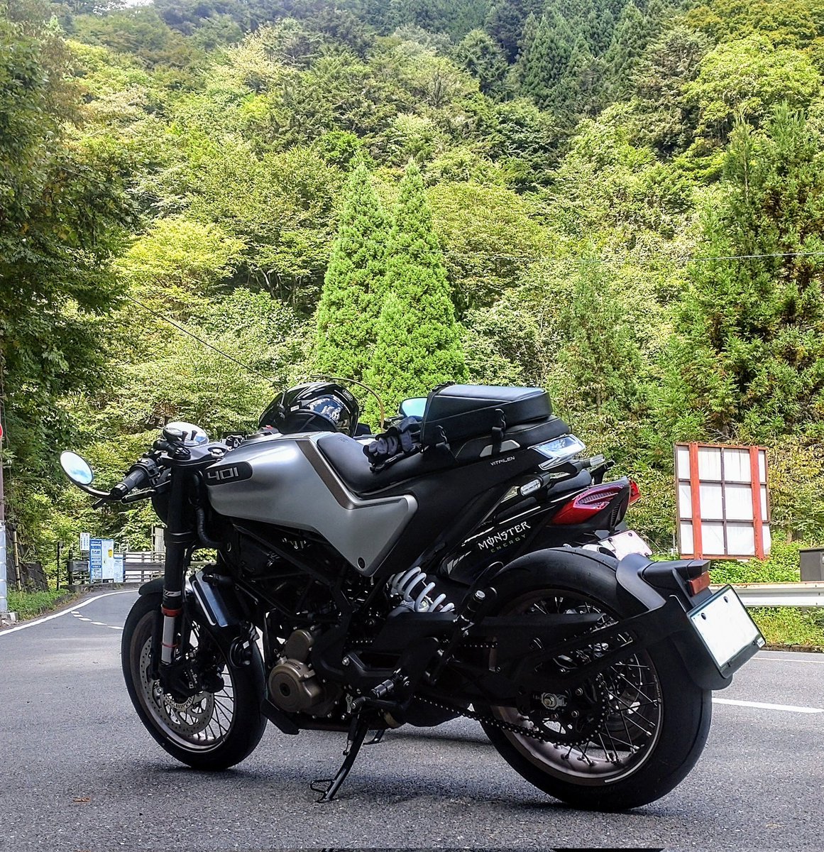 気持ちイー！SP忠男 あなたの毎日をスカァッと爽快に
◆番外編/Tの休日◆
浅草店の人気スタッフだった橋本君のMOTO HASSYでタイヤとチェーン交換してきました😆
motohassy.com
交換後、奥多摩周遊道路でタイヤの慣らし👍
MOTO HASSYお客様達のお決まりコースらしい😁
#sp忠男 #モトハッシー