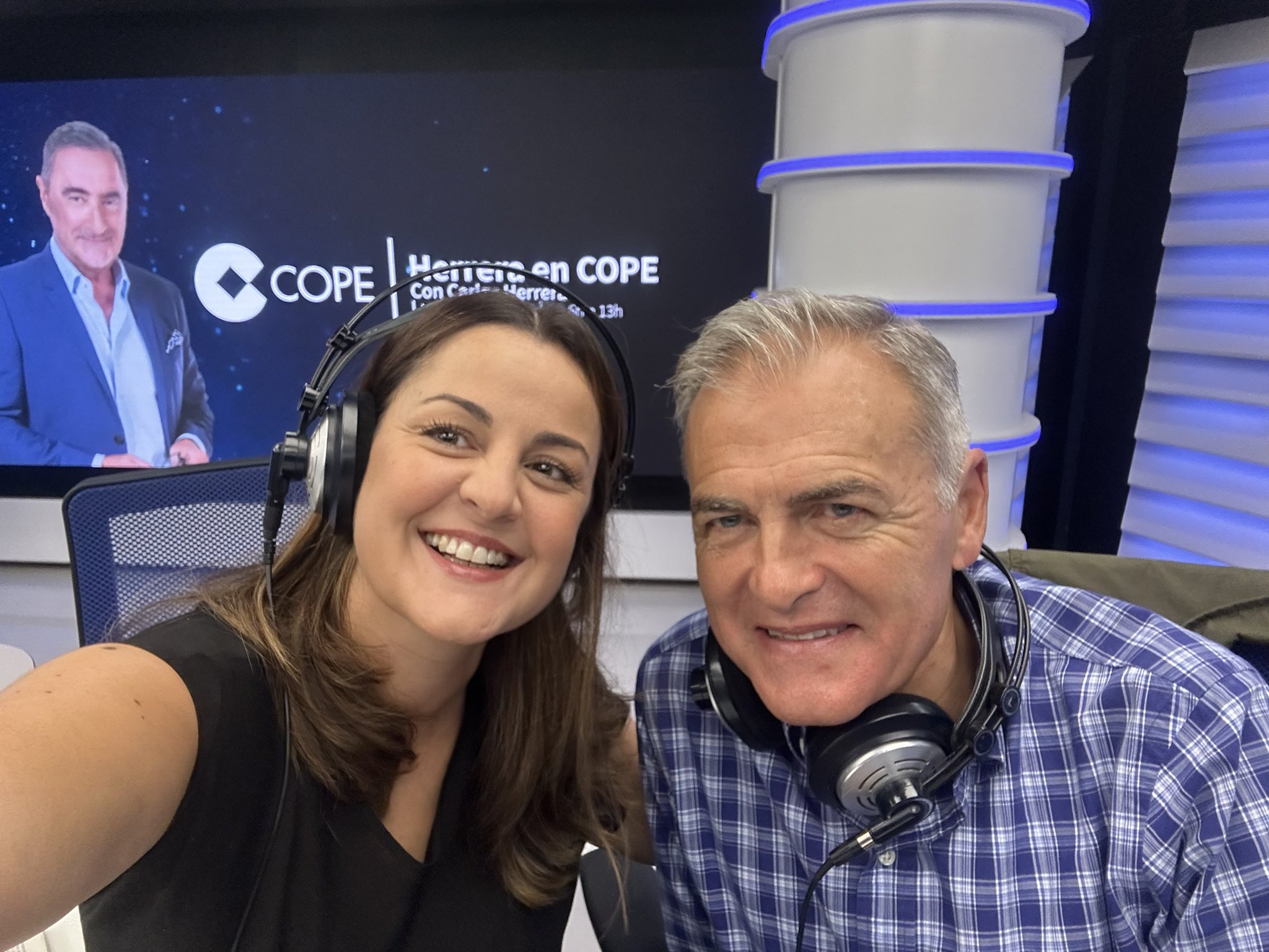 Ketty Garat on X: "Un honor estrenarme esta mañana con el gran  @HerreraenCOPE y mi amigo @CarmeloEnc Con mucha ilusión!  https://t.co/rEwe9qezkG" / X