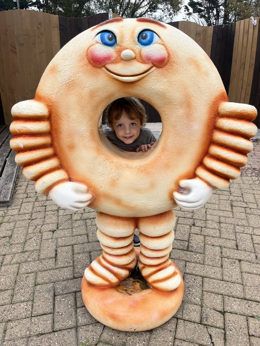 Chloe Barton tweet media