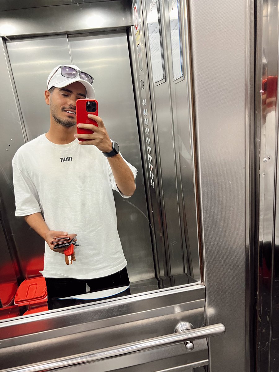 JavadKeshavarrz's tweet image. از من خوشت نمیاد؟!
خب نیاد قرار نیست که همه خوش سلیقه باشن
🤣🤔