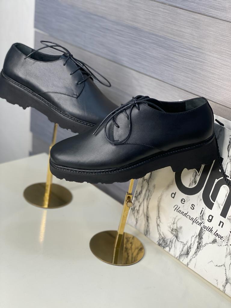 dtmdesigns's tweet photo. Premium  or nothing 💯

Available to preorder. 

Kindly send a DM to order.

Click the link in bio to chat directly on WhatsApp

 Call:  09051759173

Price: 38k

#dtmdesigns #goodshoesinabuja #abujashoes #womeninbusiness #AbujaTwitterCommunity  #footwearbrand #luxurybrandshoes https://t.co/ExKBv6QE3Y