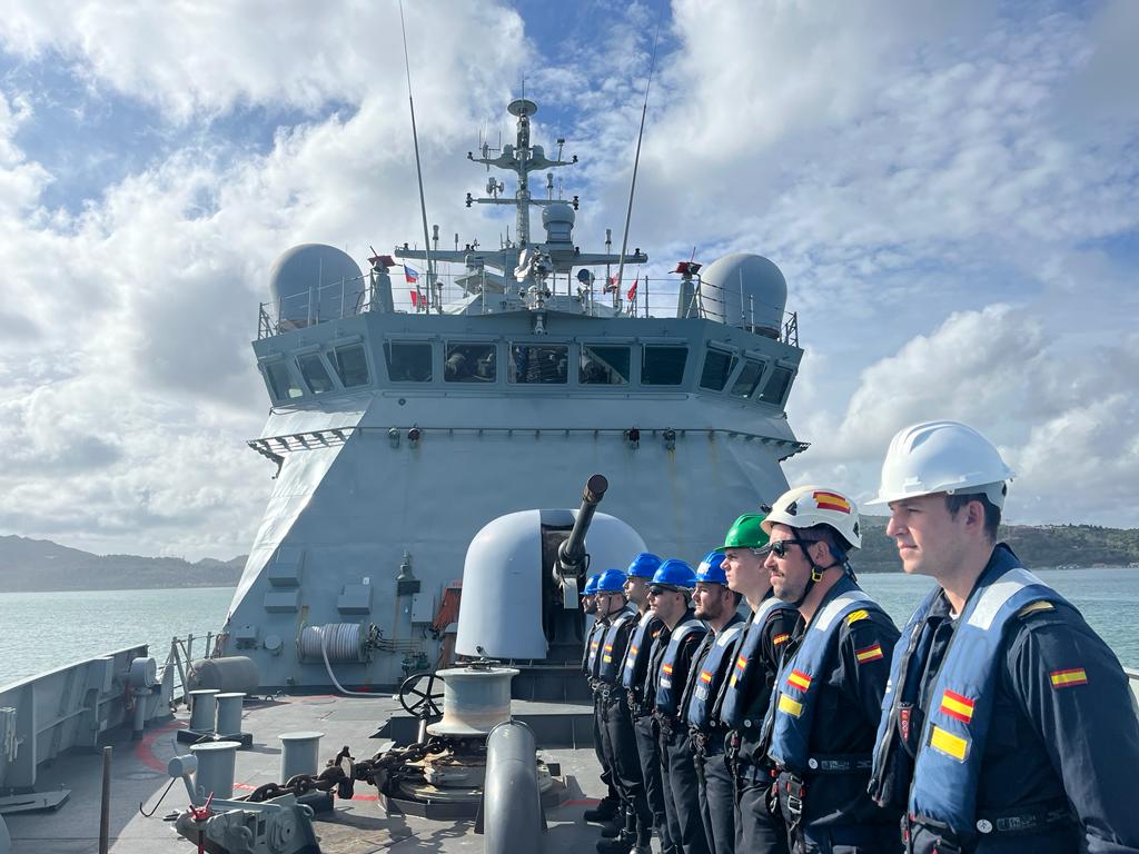 Armada_esp's tweet photo. #BuenosDías
La disciplina será practicada y exigida como norma de actuación.
Es la observancia inteligente de los valores morales y disposiciones y normas legales.
Obliga a mandar con responsabilidad y obedecer lo mandado.
📷P-46 #Furor saliendo a la 🌊 desde #Troia🇵🇹 para #DYMS. https://t.co/odcYRNq4qJ