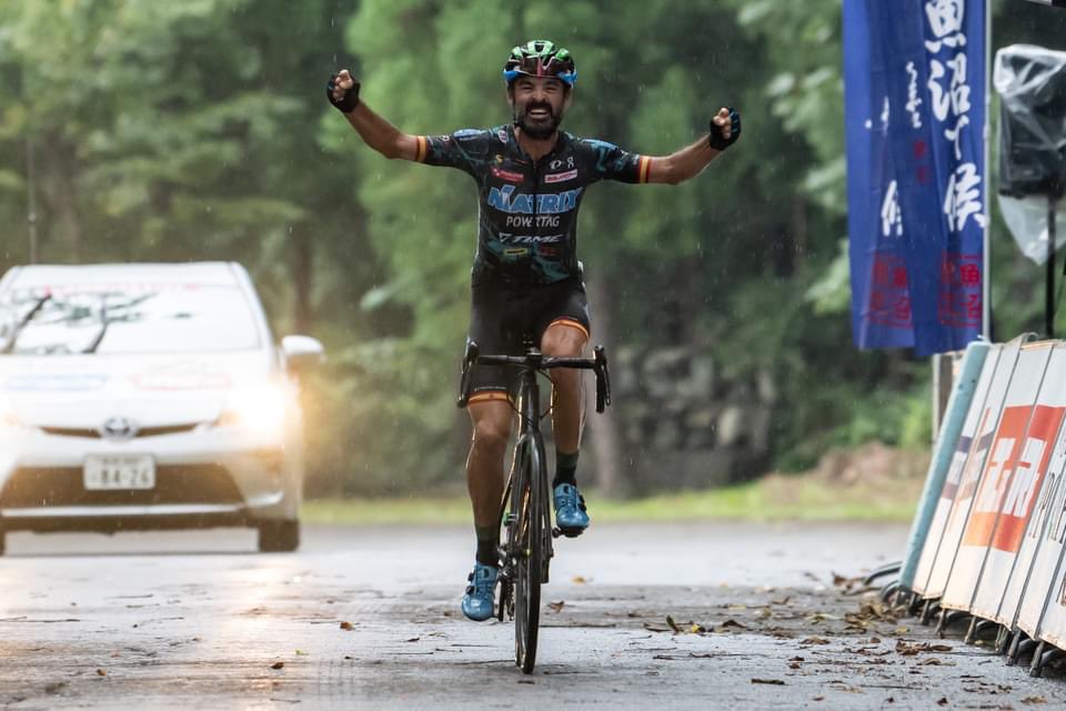 paco_mancebo's tweet photo. Victoria en la @J_PROTOUR de Minamiounuma, además, conseguimos ganar la bandera después de cuatro años.
Gracias @MATRIX_LIVEBLOG @jv_toribio @MRNkobayashi @YasuharaD #cycling #ciclisno @OGK_KABUTO @pearlizumi_jp https://t.co/2MmlLc0QYN