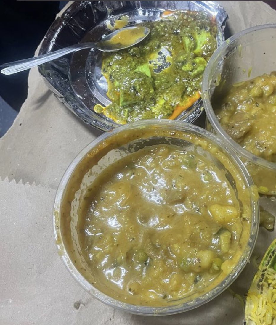 mithilakebeta's tweet photo. @IRCTCofficial  @IndianRailMedia @RailMinIndia @jagograhakjago @DeptConsumerAff  I have ordered food on 29th of June while travelling to Katni from IRCTC authorised delivery app ZOOP there is no match in ordered food and delivered food, since than made complaint but no resolution https://t.co/soi7M9EqCc
