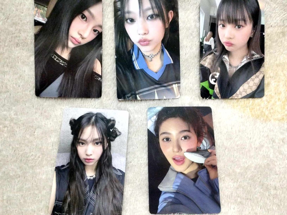2yeonnie_'s tweet photo. ❕️❕️ Hello gois ❕️❕️
Anyone interested in buying some kpop photocards? Helping out a friend ^^
only 10 pesos each! :0
✅️Twice
✅️BTS
✅️Enhypen 
✅️New Jeans

📍: QC area
💌: DM me if you're interested 😊 https://t.co/Di6IDnfJUr