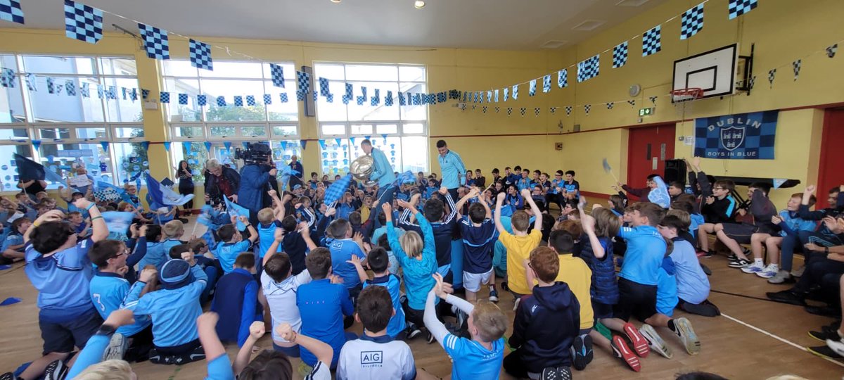 A great Scoil Assaim reception for All Ireland winning past pupils Brian Fenton and Brian Howard, who were so gracious and enthusiastic to be back in their old Alma Mater. Speeches, photos and lots of questions all posed for and answered with smiles and happiness. Thanks guys 👍
