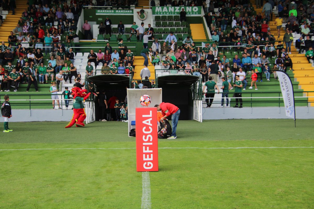 gefiscal's tweet photo. Esta temporada 2023 - 2024 nos estrenamos como uno de los @patrocinadores del @CPCacerenoSAD el club de la ciudad que nos vio nacer ¡Deseamos ser testigos de muchos éxitos! ¡Mucha suerte #Cacereño! 

#fútbol #patrocinio #deporte #GEFISCAL #Cacereño https://t.co/ghqVnGMHlG