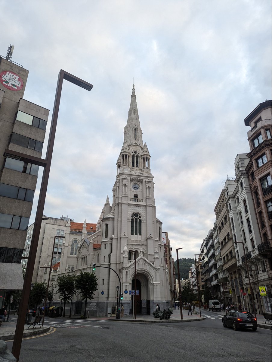 mmmmmmpc's tweet image. #OpenSourceSummit 2023 in Bilbao about to start...