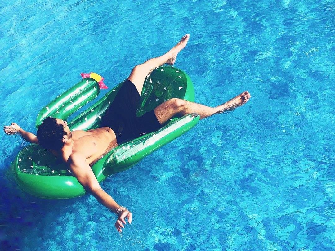 Live the life to the fullest, like the tank... actually it’s a pool. 😅