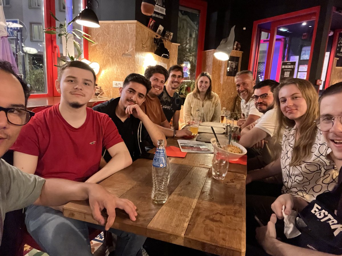 #aperoseo et du #searchmarketing de la rentrée à #Strasbourg 🙂
Avec la fine équipe composée notamment de <a href="/Listen_SEO/">Victor Meich</a> @AlizeeBaudez <a href="/Arthr_SEO/">Arthur</a> <a href="/guixsch/">Guillaume</a> et les boss d’<a href="/HemisWeb/">Hémisphère Web</a> 👍 

Prochaine date : le 2 octobre 🤩