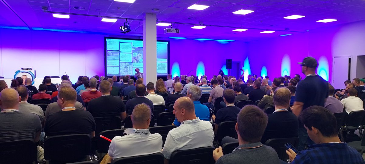 strandmaus's tweet photo. @ExpertsLiveEU is about to start 🤩🤩🤩🤩 https://t.co/JcWQQ6f5cN