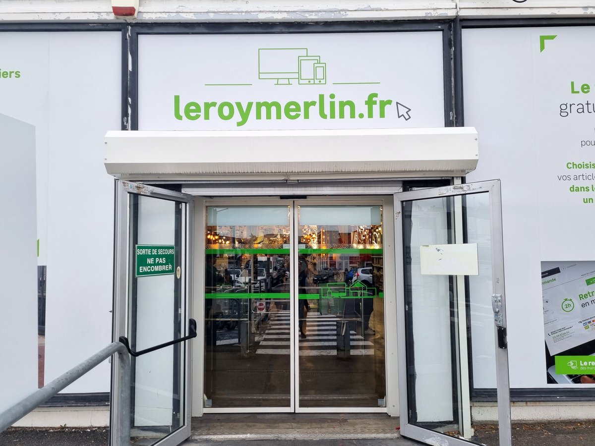 AlphabSiel's tweet image. Nouvelle devanture pour le magasin de bricolage Leroy Merlin de Clermont-Ferrand.

Merci à eux pour leur confiance sur ce projet.

#devanture #vinyle #pose