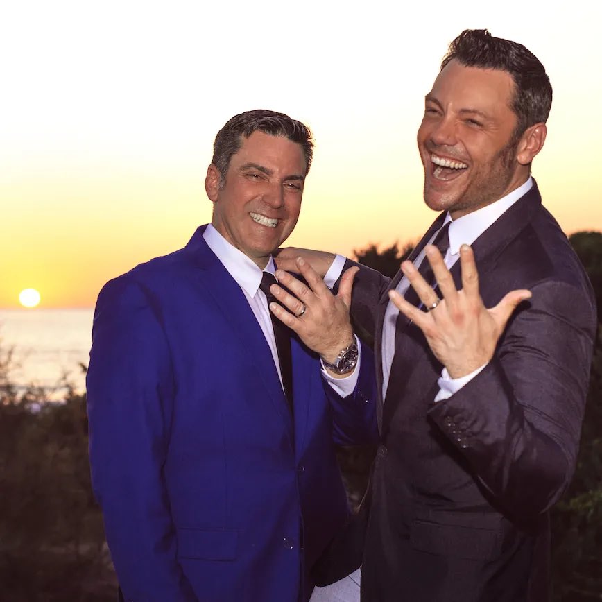 trash_italiano's tweet photo. Tiziano Ferro e Victor Allen divorziano 💔 https://t.co/H1EQWo6wQy