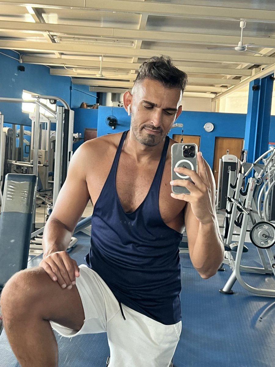 Workshop Mattutino! 🥱 
#workou #mattina #morning #morningworkout #18settembre #FitnessModel #gym #gymboy