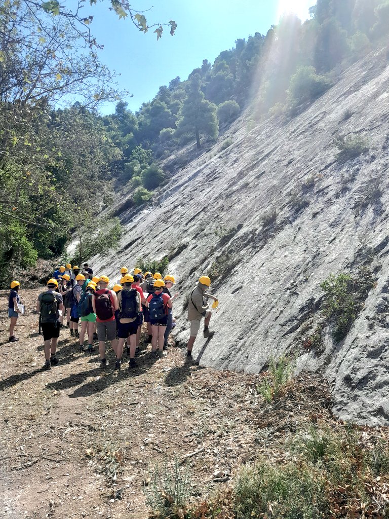 It's that time of year again! Our active tectonics field trip to Greece is in full swing with @OxUniEarthSci 4th years and @RichardThomasW