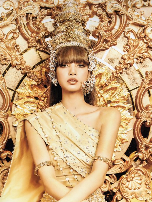 WORLDMUSICAWARD's tweet photo. #LISA's #MONEY Exclusive Performance Video has surpassed 900 MILLION views on YouTube! 💪💃🎥💰💥9⃣0⃣0⃣Ⓜ️🔥👑💛

LISA is now the 1st K-Pop soloist to have a song surpass 900M plays on both Spotify and YouTube!💪🥇🇰🇷👩‍🎤🎶💥9⃣0⃣0⃣Ⓜ️🎧➕🎥🔥🐐👑💛

#MONEY900MYTViews 
#LALISA 
#BLACKPINK @BLACKPINK