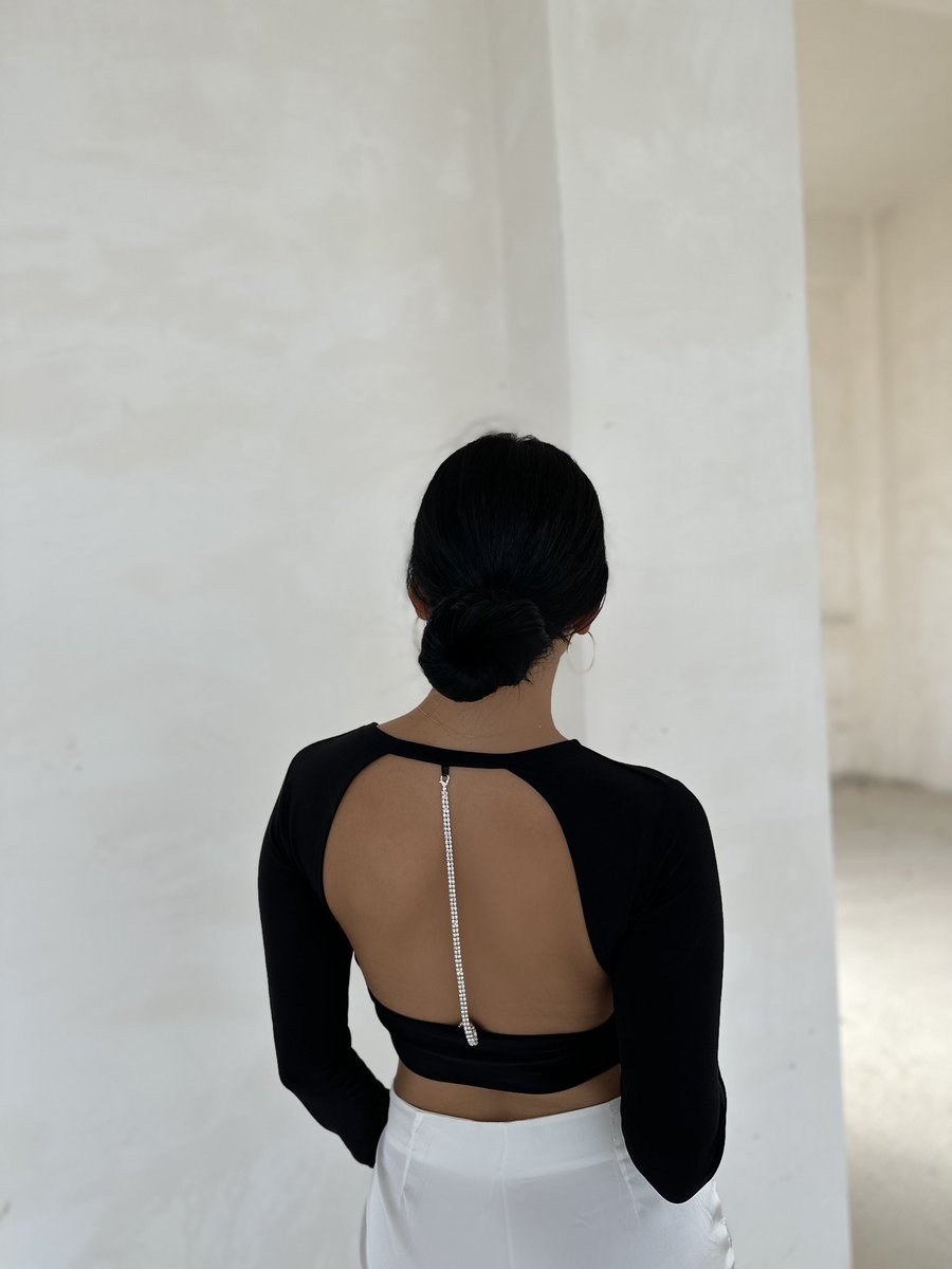 ksariioglu's tweet photo. Şunun güzelliğine bakın🖤 #OOTD https://t.co/k4XvaHX3eu