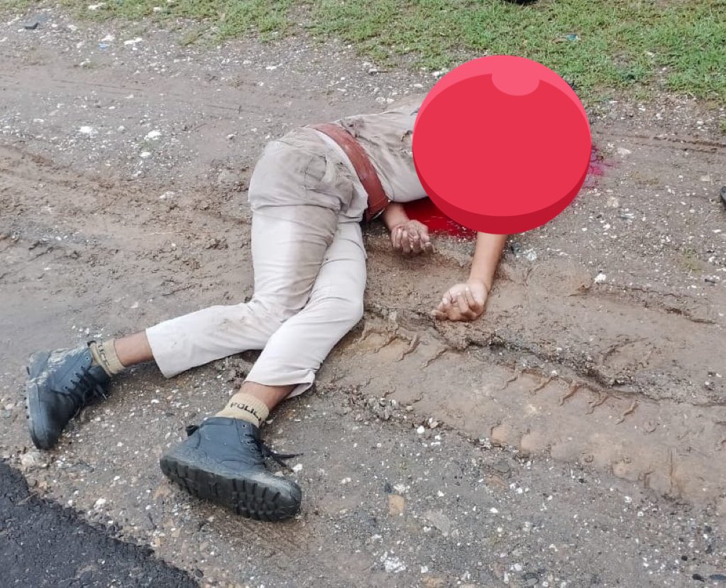 उदयपुर टीडी थाने में कार्यरत कांस्टेबल राजकुमार मीणा नाकाबंदी के दौरान ट्रक द्वारा टक्कर मारने से वीर गति को प्राप्त!

भगवान आत्मा को शांति दे 🙏😓
