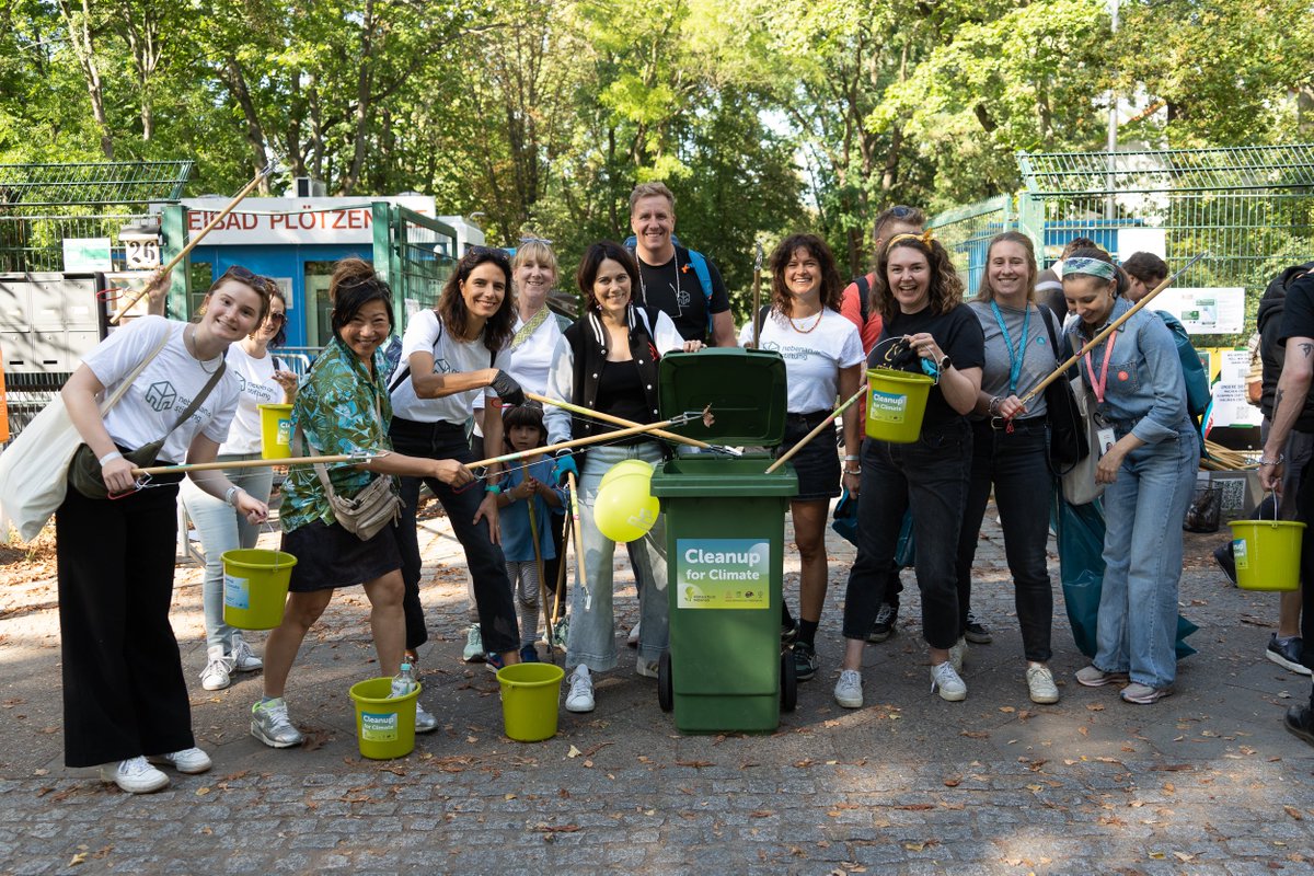 Airbnb Deutschland (@airbnb_de) on Twitter photo Für ein sauberes Berlin! Gemeinsam mit <a href="/nebenanStiftung/">nebenan.de stiftung</a>, #Litterpicker & <a href="/WorldCleanupDay/">World Cleanup Day</a> hat <a href="/Airbnb/">Airbnb</a> am Plötzensee aufgeräumt. Zusammen für eine saubere, gesunde & müllfreie Zukunft! #CleanupForClimate #WorldCleanupDay #KlimaschutzNebenan #Airbnb bit.ly/48imfsm Für ein sauberes Berlin! Gemeinsam mit <a href="/nebenanStiftung/">nebenan.de stiftung</a>, #Litterpicker & <a href="/WorldCleanupDay/">World Cleanup Day</a> hat <a href="/Airbnb/">Airbnb</a> am Plötzensee aufgeräumt. Zusammen für eine saubere, gesunde & müllfreie Zukunft! #CleanupForClimate #WorldCleanupDay #KlimaschutzNebenan #Airbnb bit.ly/48imfsm