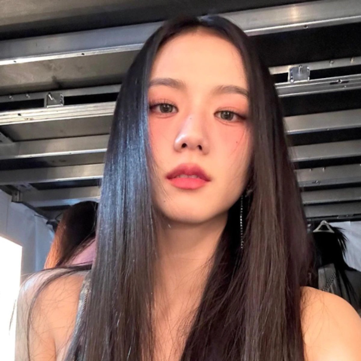 JISOO will appear as a cameo in the role of a fairy in the movie “Dr. Cheon's Exorcism Lab: The Secret of Seolgyeong”, to be released on September 27th.