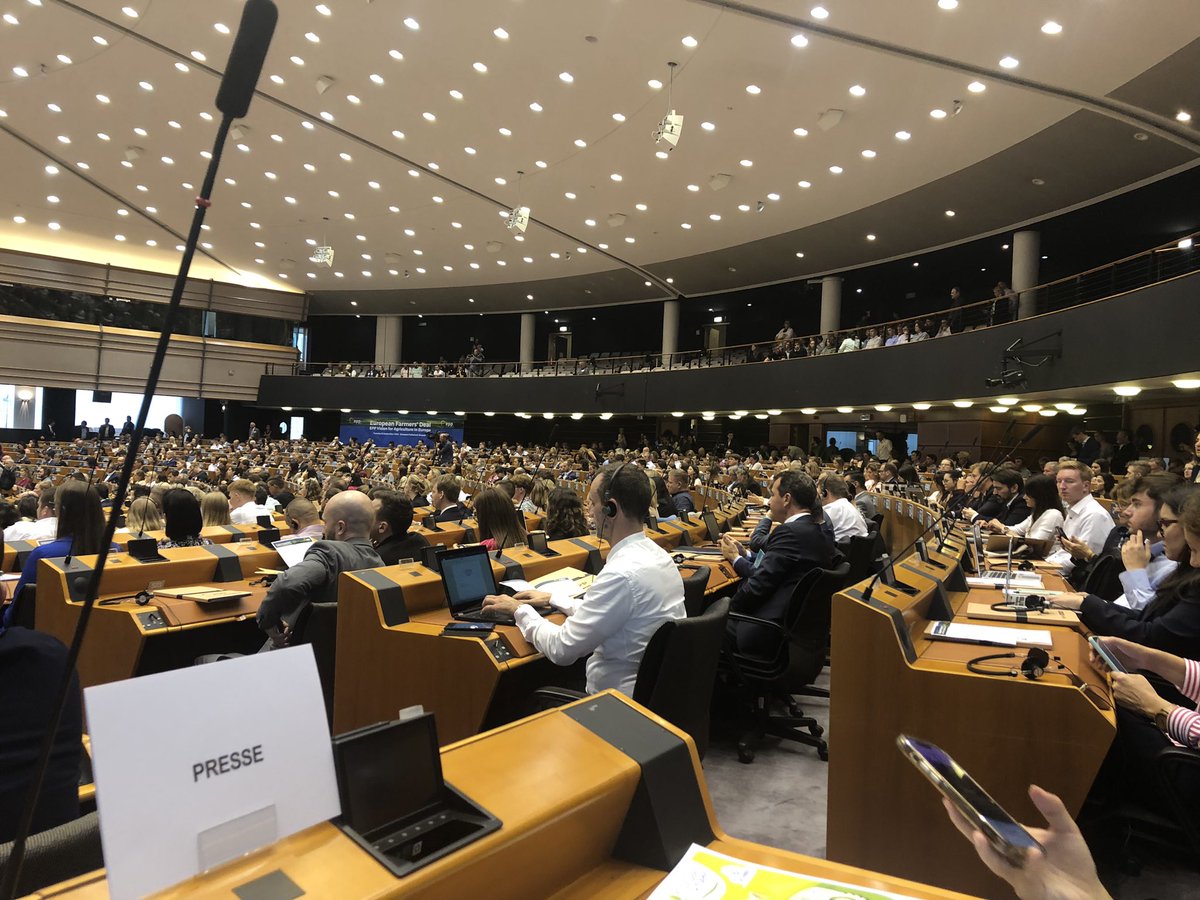 Impressive to see the full hemicycle in @EPPGroup event on European Farmers Deal! #Europeanfarmers