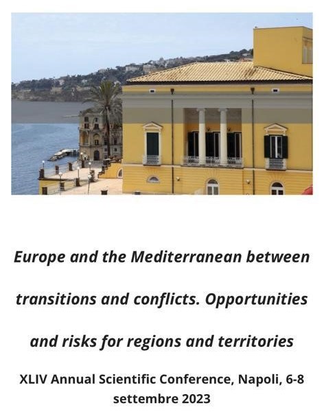EuracFederalism's tweet photo. 😎Our senior researcher @AValdesalici presented a paper on "Meccanismi perequativi e partecipazione subnazionale: paradigmi emergenti da un'analisi costituzionale comparata" at the AISRE Annual Conference hosted by the @Uniparthenope, Naples.
Well, it was a #conferencewithaview! https://t.co/BtojgbXCyL
