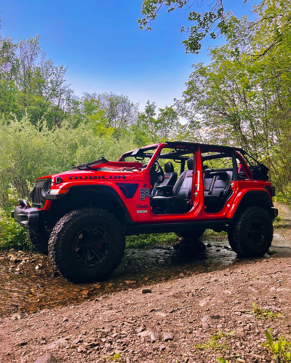 Doors-off adventures. 

📸: Nick W.