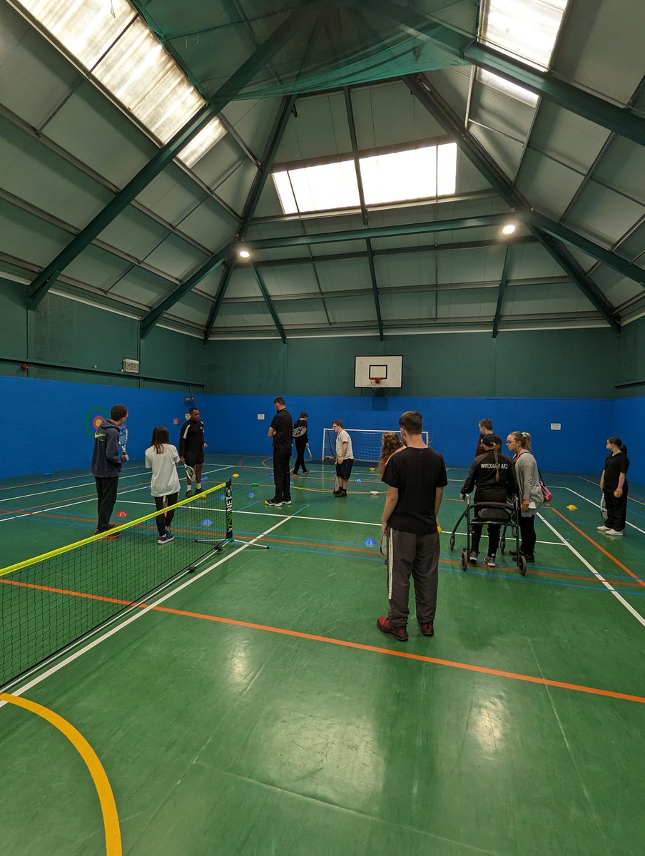 DerwenBen's tweet photo. Tennis with Thierry is back! Great to see some new faces joining us! @DerwenCollege @SteveE_Derwen @TennisShrops @DanMaskellTrust https://t.co/dtJPn69IbR