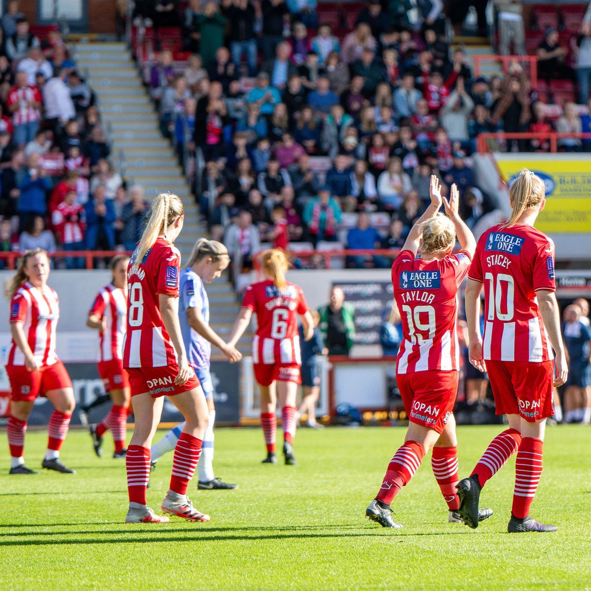 🤩 Making Memories 

Join us for another fantastic occasion for Women and Girl’s football at <a href="/OfficialECFC/">Exeter City FC</a> 

🎟 BUY YOUR TICKET TODAY exetercityfc.co.uk/womenmoneyfiel…

#ECFC