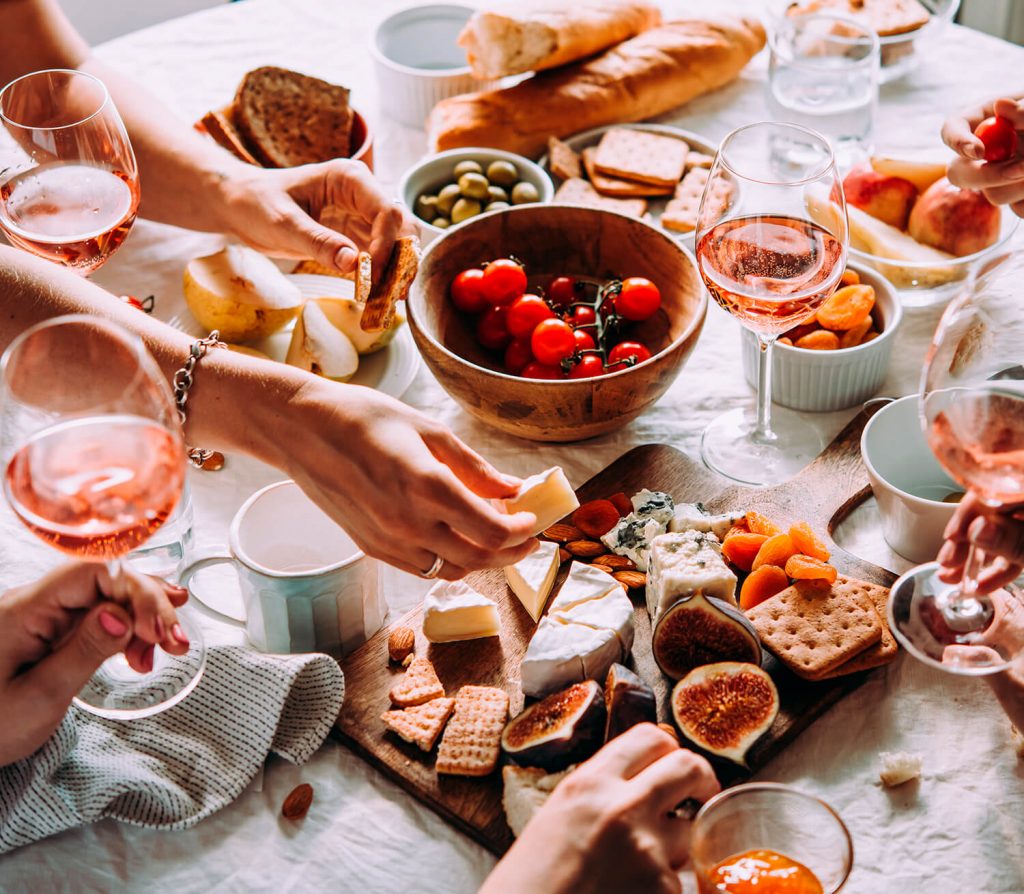 HouseandthingsO's tweet photo. 🥳Hoy celebramos el día del aperitivo y te traemos las mejores ideas para organizar algo de tapeo en casa. 🍣🥩🧀

https://t.co/PrjPdStBRk

#DiaDelAperitivo #HouseAndThings #Ideashogar https://t.co/Lrr5qMsutO