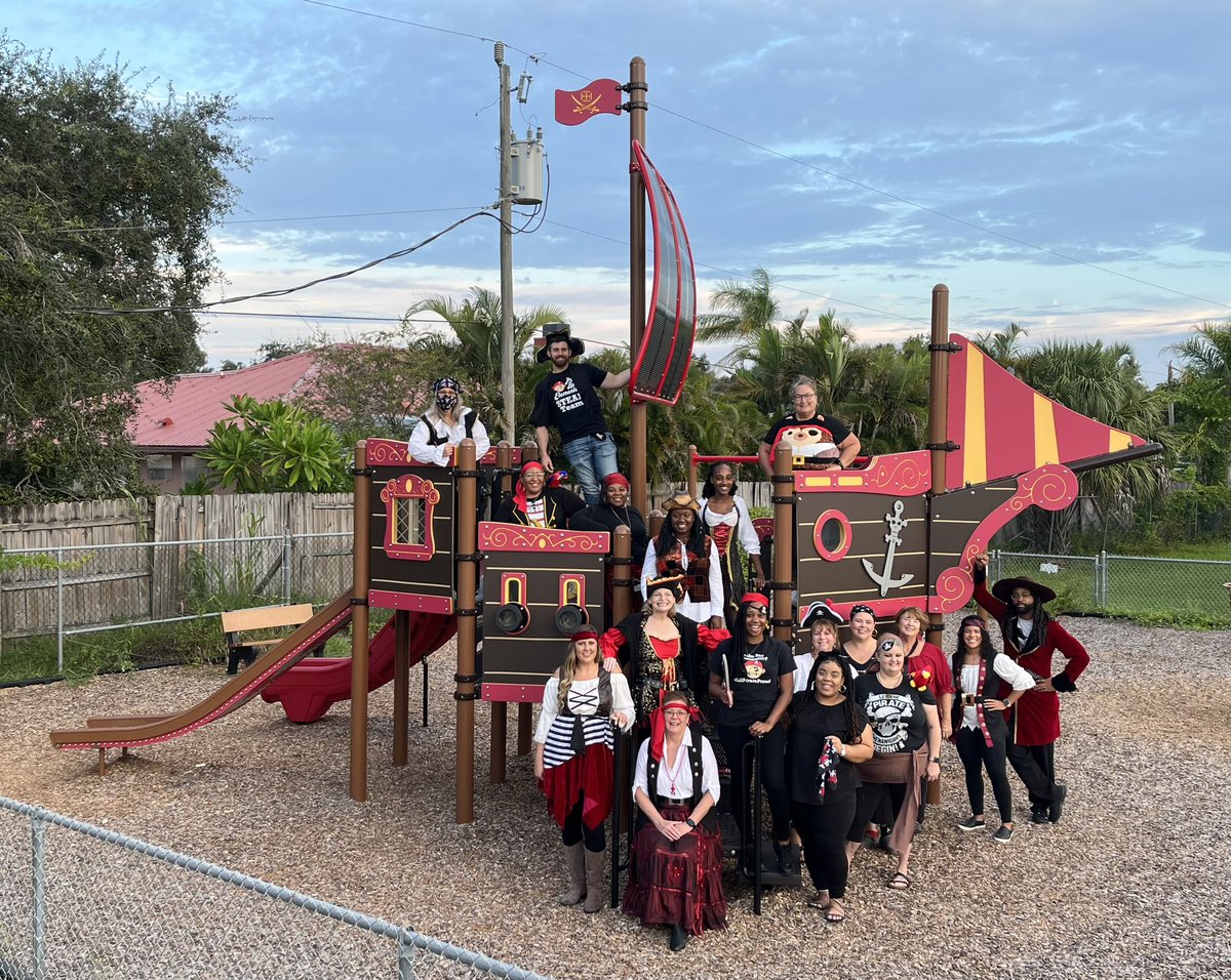 Each year Palm Bay Elementary celebrates school spirit in a BIG way on International Dress and Talk Like A Pirate Day. #LilPirateProud #TalkLikeAPirateDay