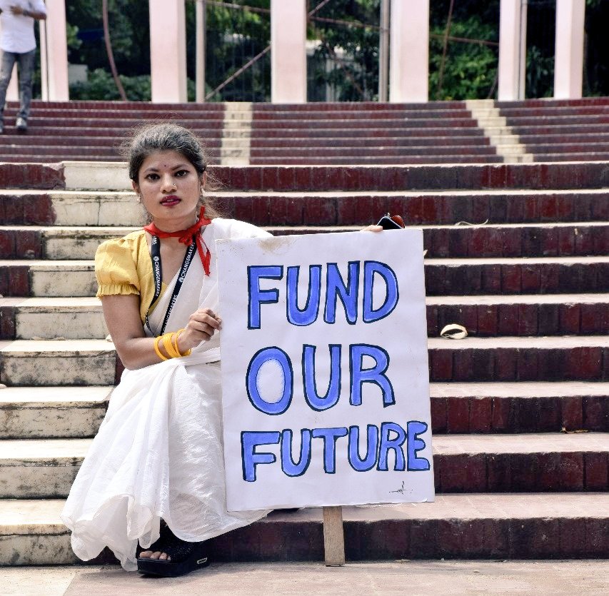 AklimaaSathi's tweet photo. Fund our future ✊🇧🇩

#fundourfuture #globalstrike #fff  #FossilFuels 

@GretaThunberg @FarzanaJhumu @mitzijonelle @vanessa_vash @SaleemulHuq2 @RazzaqNahim @saberhc @AABangladesh @suvendukbiswas @ArifSiddiki1983 https://t.co/uvVsDekReu