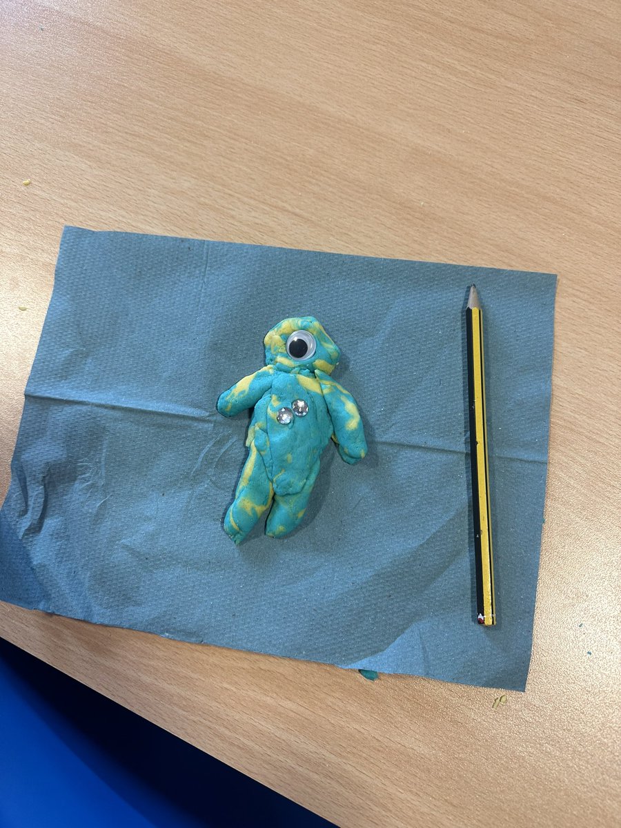 GCPYEAR2's tweet image. We’ve been creating friends for Beegu today. The children used lots of descriptive language to describe their alien creations and are very proud of them! @PrimaryGreat #gcpliteracy