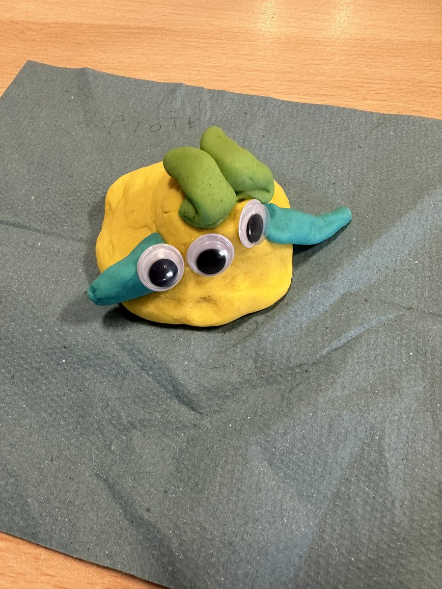 GCPYEAR2's tweet image. We’ve been creating friends for Beegu today. The children used lots of descriptive language to describe their alien creations and are very proud of them! @PrimaryGreat #gcpliteracy