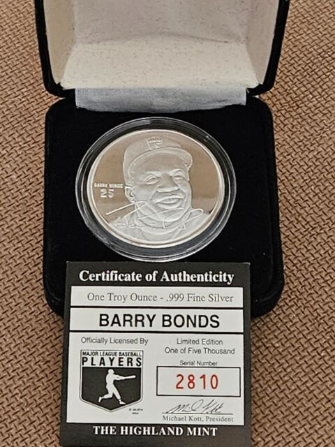 SilverMoneybag's tweet photo. 🎉 On this day in 1992, Barry Bonds cemented his place in baseball history, joining the elite club of players with two 30 home run/30 stolen bases seasons in MLB! ⚾🏃‍♂️ A true legend of the game! 🌟 #BarryBonds #MLBHistory #BaseballLegend https://t.co/LGN3HnCbbG