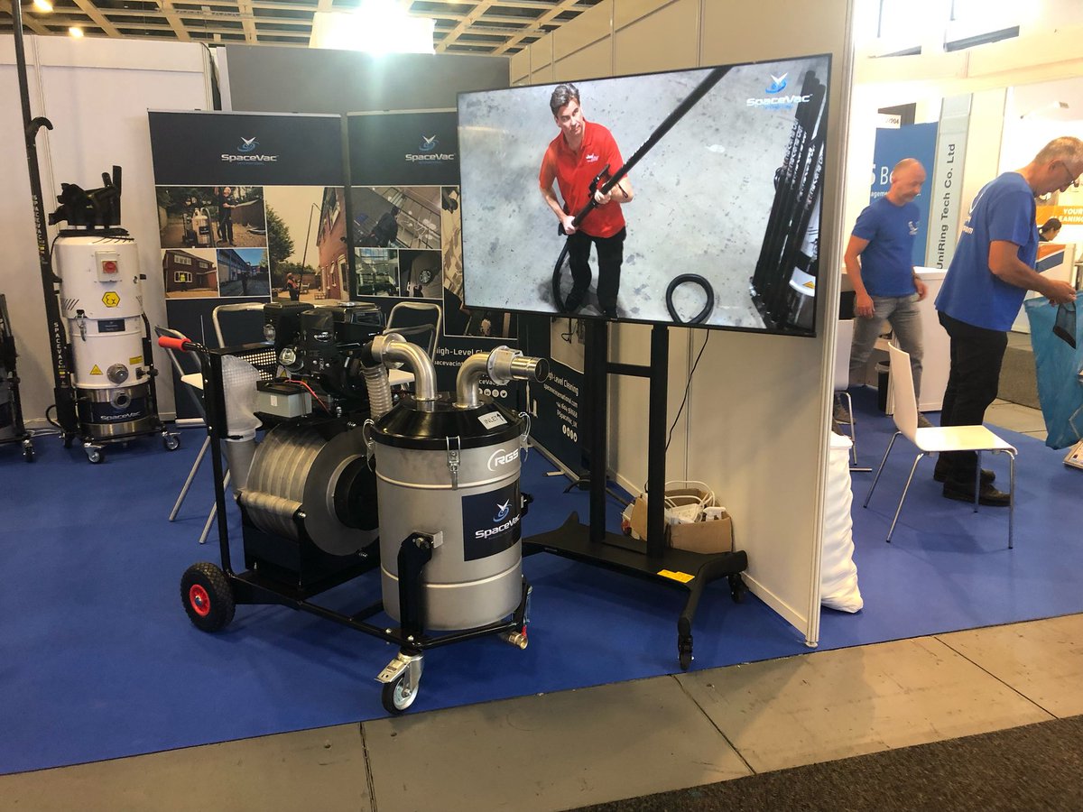 SpaceVac_UK's tweet photo. Been a busy first day of the CMS show in Berlin already for #TeamSpaceVac with lots of visitors to the booth. We are situated on booth 214 in hall 5.2 at the Messe. Be sure to swing by and see us if you’re at the event this week! #CMSBerlin https://t.co/qC6Vm1o8dC
