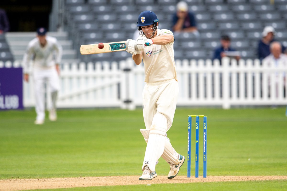 New Contract!

Alex Thomson has signed a new two year contract <a href="/DerbyshireCCC/">Derbyshire CCC</a> - to date he's played 54 matches for the county scoring 764 runs and taking 81 wickets...