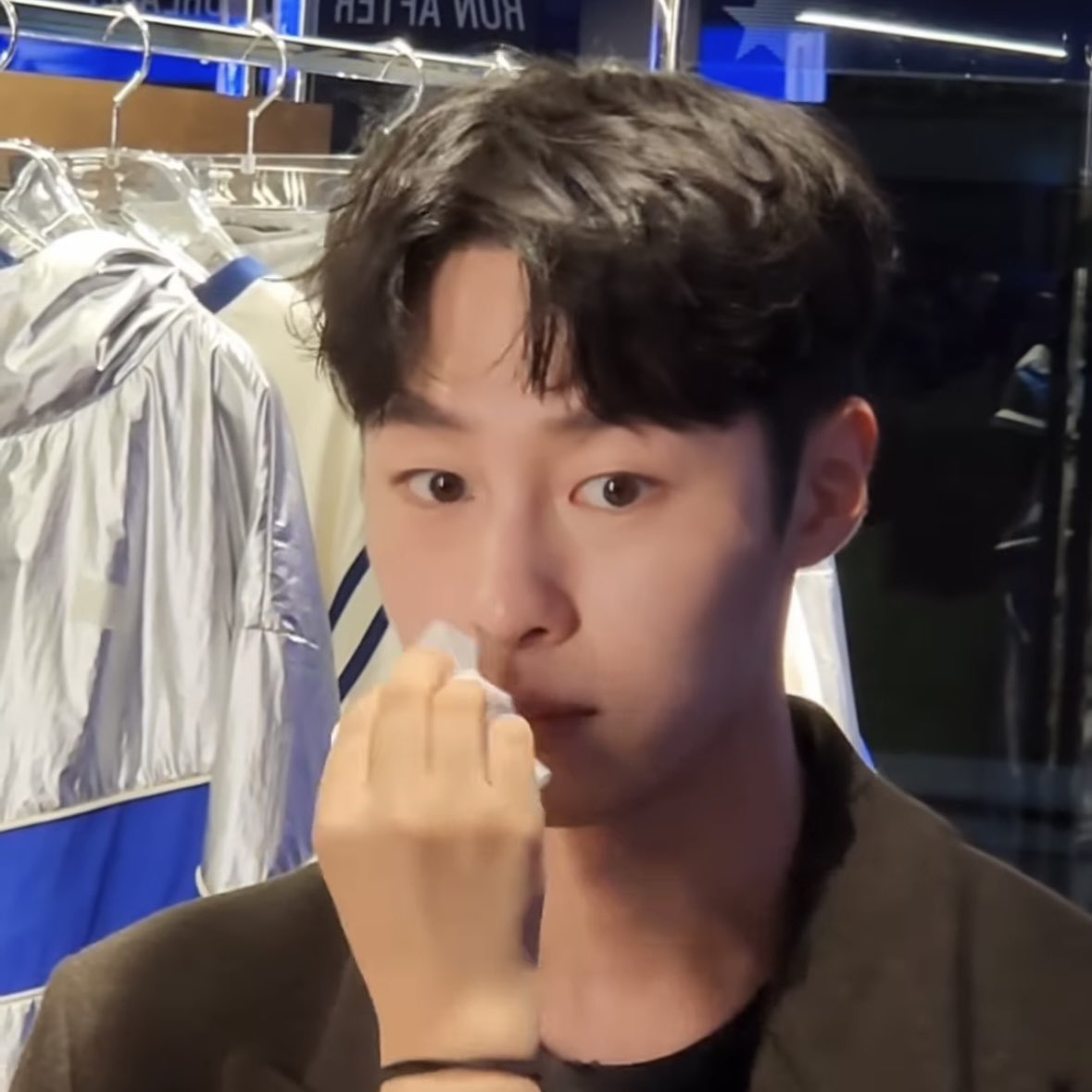 엥엥ㅇ엥ㅇ엥ㅇ???? 아기 아닌가요?