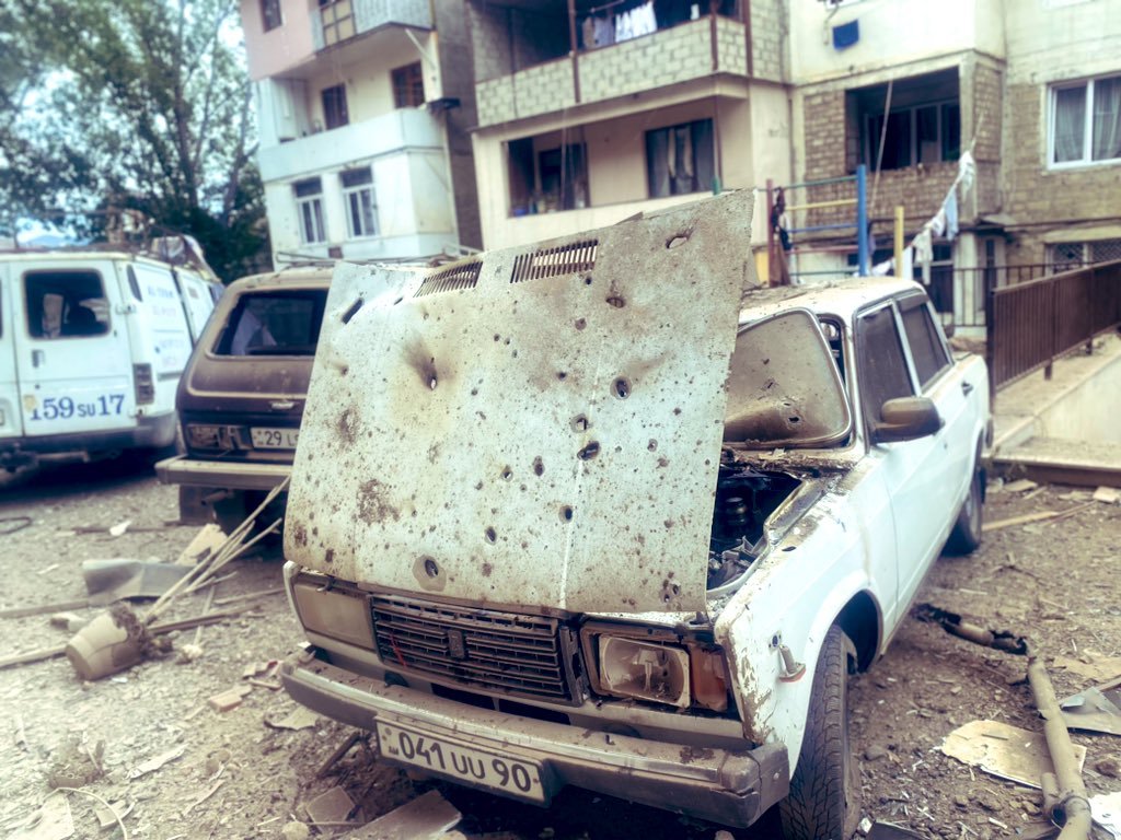Robbie_Raul's tweet image. This is what Azerbaijan’s bloody regime calls “anti-terrorist” operation. Right in my residential neighborhood!

#StopAzerbaijaniAggression #StopAliyev #TerroristAliyev