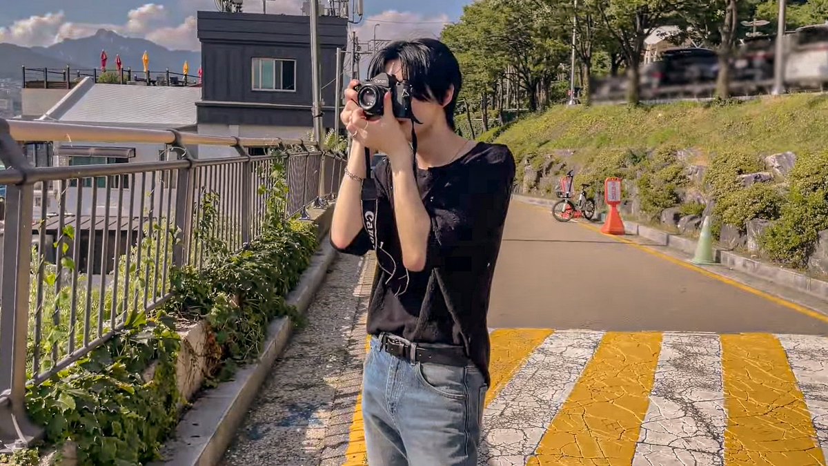 archiveofhoon's tweet photo. enjoying the view with sunghoon https://t.co/geoWIOSo6Q
