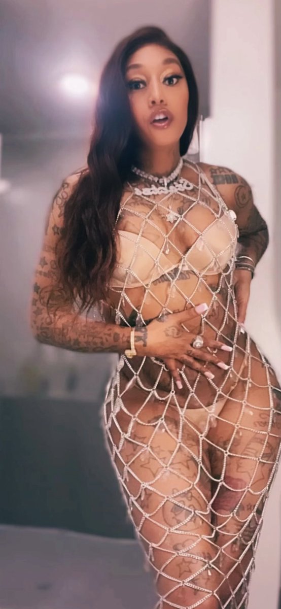 MStackzs's tweet image. The baddest #ts #trans #transgender