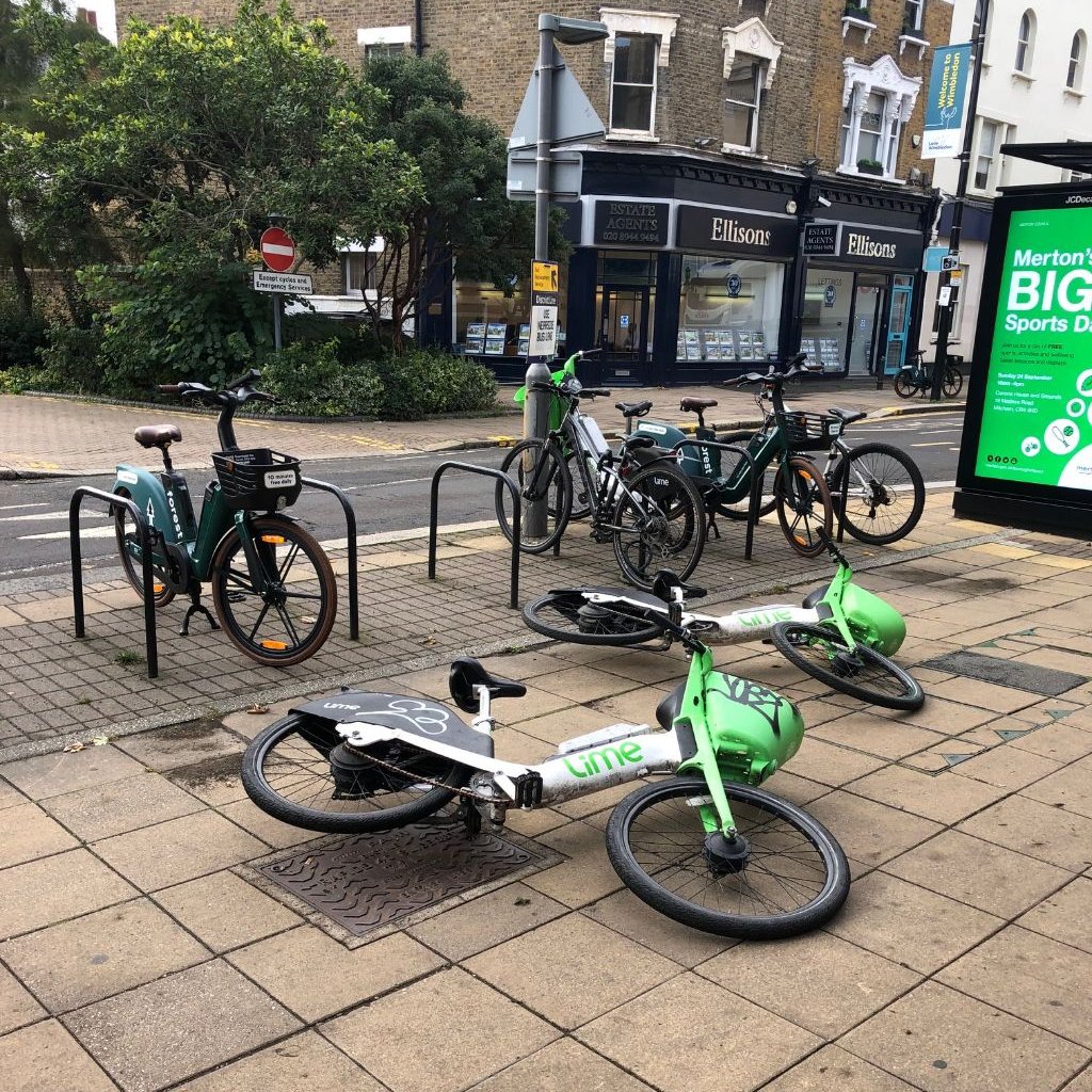 So <a href="/Merton_Council/">Merton Council</a> #Wimbledon public bike parking now being occupied by <a href="/limebike/">Lime</a> and <a href="/humanforest_uk/">HumanForest</a> users. Really need some joined up thinking on active travel in the borough.