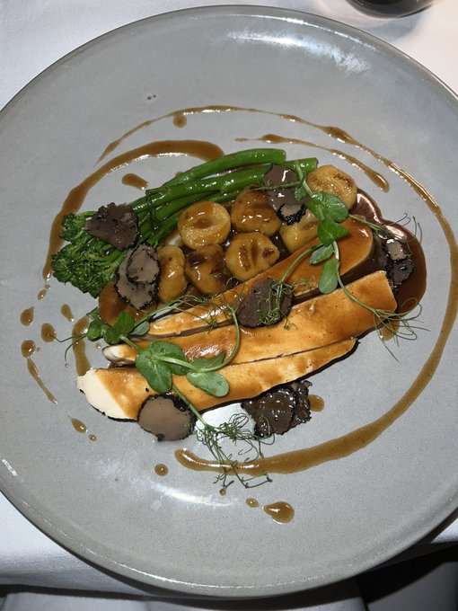 🥂 https://t.co/q7Rs8M8edG