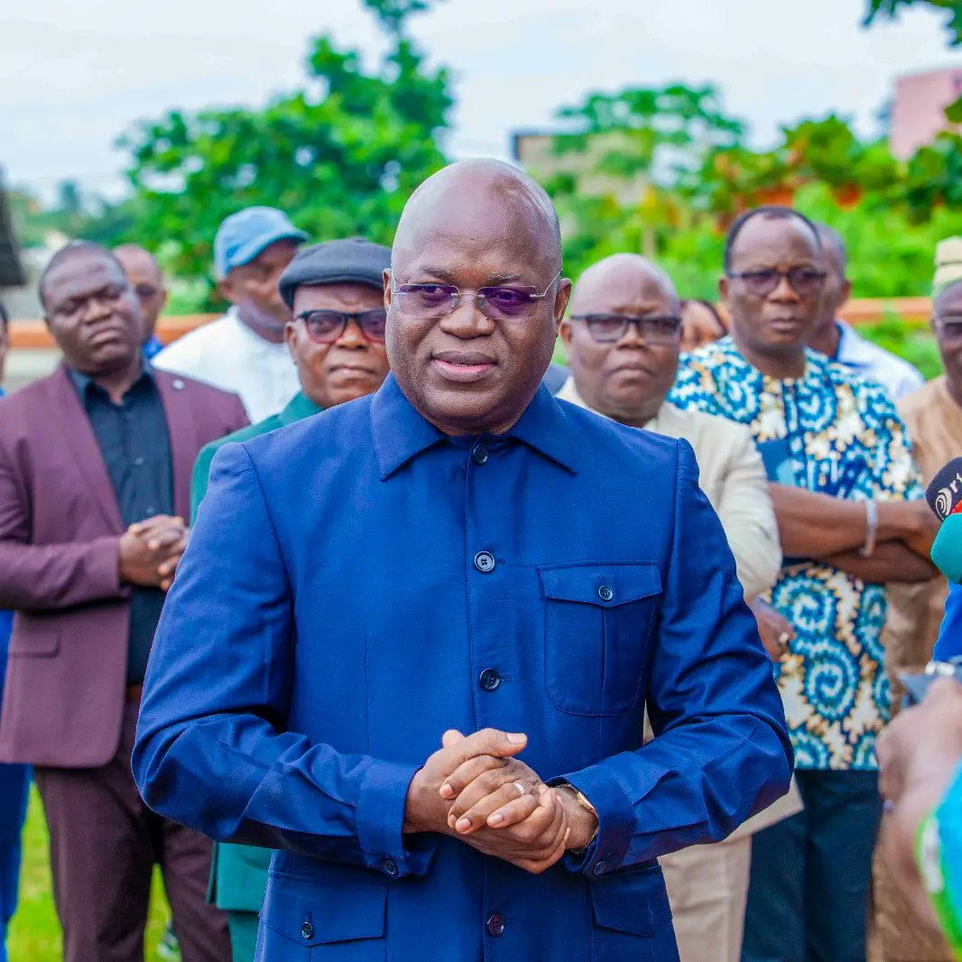 KouaroYves's tweet photo. La rentrée scolaire 2023-2024 est effective sur toute l'étendue du territoire national. Le top a été donné à l'EPP Donoukin Lissessa dans la municipalité de Porto-Novo ce lundi 18 septembre 2023. 

#KYC

https://t.co/RE4g4rTS1r https://t.co/Er7jqJXJno