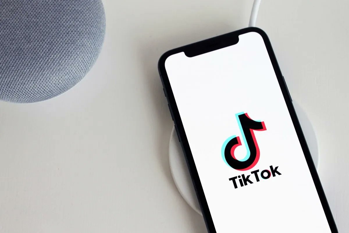 EU regulator slaps TikTok with $368m fine for violating privacy laws. Learn more here: buff.ly/3Pk5zb9 from <a href="/AlJazeera/">Al Jazeera PR</a>
