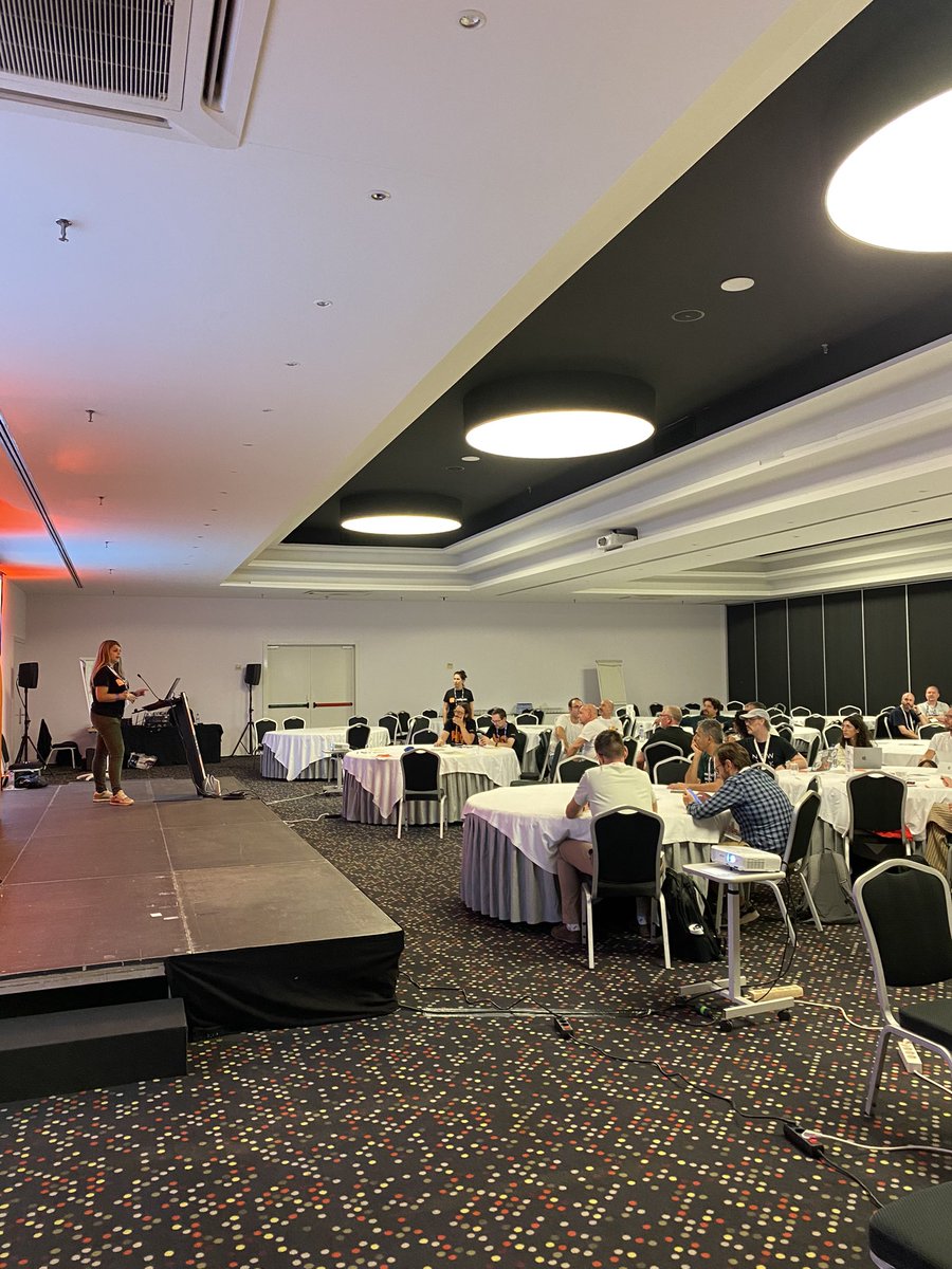 tresipunt's tweet photo. 💻 🎓 ¡@txellllorach comienza su workshop! Nos enseñará las mejoras UX de Moodle. ¿Tienes alguna idea para mejorar la plataforma Moodle?

#letselearntogether @mootglobal #MootGlobal23 https://t.co/HFPfEa3mM4