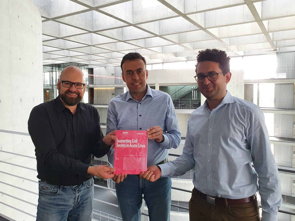 NilsSchmid's tweet photo. Interessanter Austausch mit @PhilippRotmann @JakobHensing @GPPi über die Einflussmöglichkeiten von zivilgesellschaftl Akteuren in Krisensituationen &amp; was Geber bei Unterstützung beachten müssen
Leseempfehlung Studie Supporting Civil Society in Acute Crises https://t.co/QMokWIBSzD https://t.co/qYXhet1jRq
